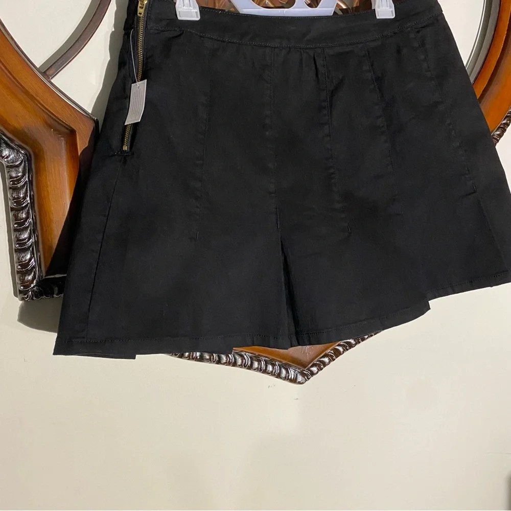 No Boundaries Junior's Black Pleated Skirt